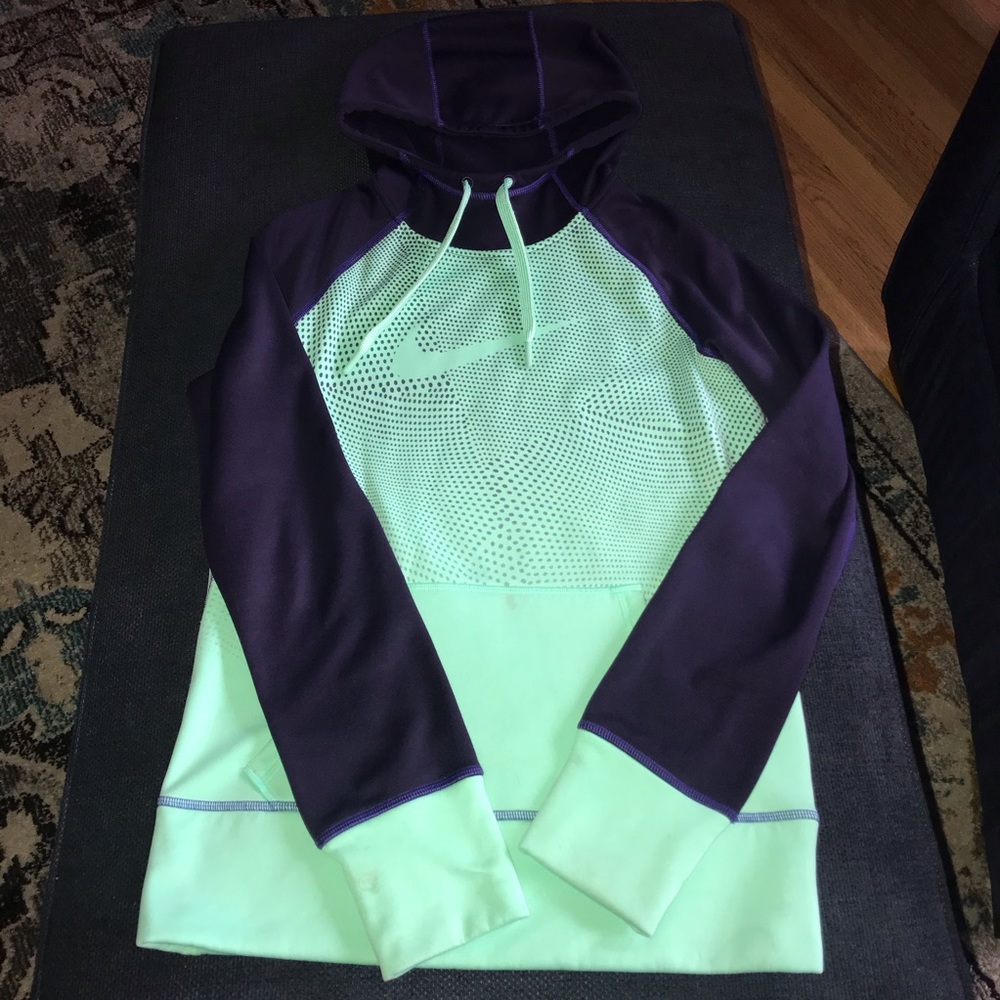SOLD💵 Nike Thermafit Hoodie Size